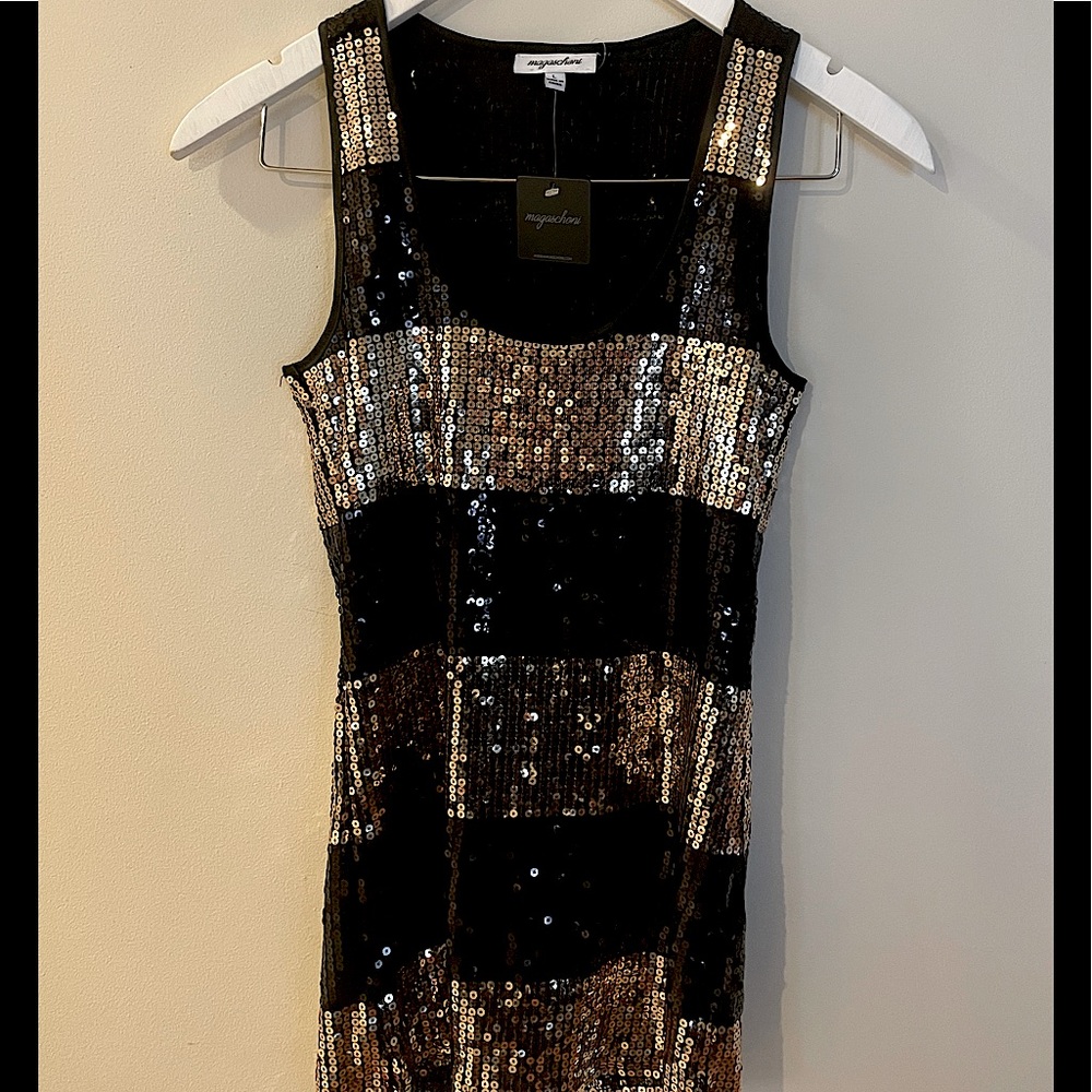 Magaschoni L Black Gold Sequin Tank